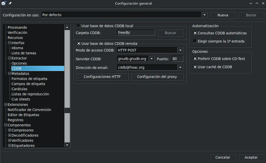 Configuración de CDDB en fre:ac: servidor gnudb.gnudb.org configurado con consultas automáticas activadas para obtener metadatos de CDs