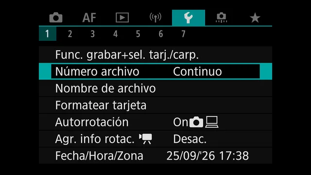 Pantalla de la Canon R7 con la numeración de archivos configurada en modo continua, para no repetir nombres entre tarjetas y sesiones