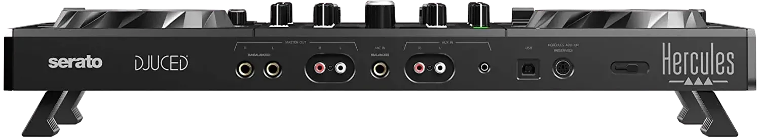 Conexiones traseras del Hercules DJControl Inpulse 500 Panel trasero del Hercules DJControl Inpulse 500 con salida Master Out (RCA y jack balanceado), entrada de micrófono, entradas Aux In (RCA), puerto USB y conector Hercules Add-On.