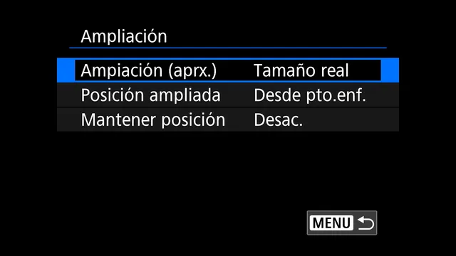 Submenú «Ampliación» de la Canon R7 con tres opciones: ampliación aproximada en «Tamaño real», posición ampliada «Desde pto. enf.» y mantener posición «Desac.».